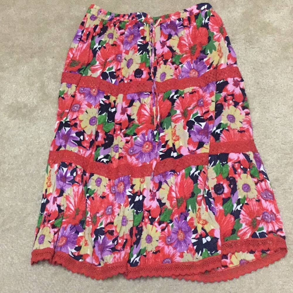 Size M Studio West Midi Skirt